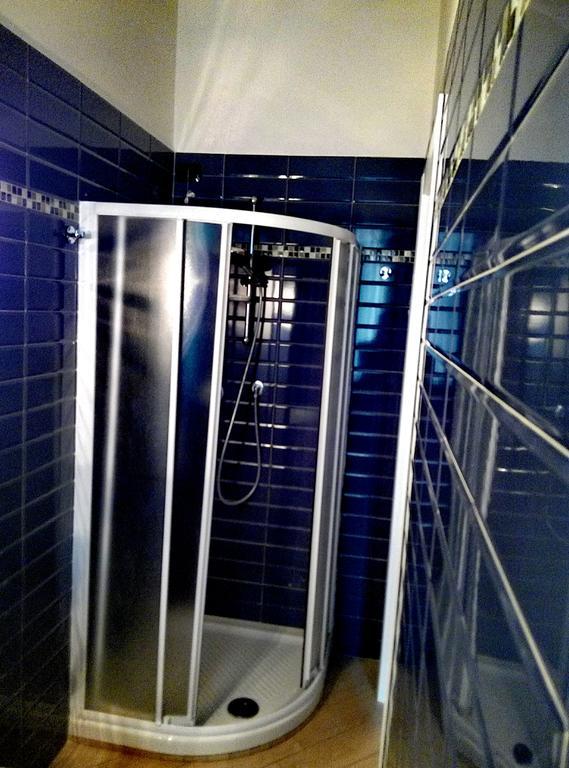 Camera Singola con Bagno Privato Esterno